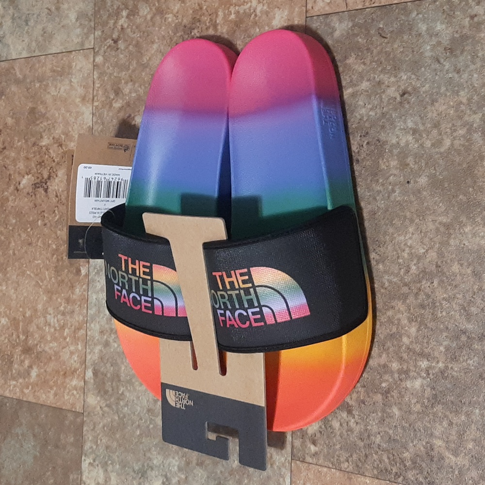 New. The North Face Basecamp III Pride Slides. Size 8. - Picture 3 of 6